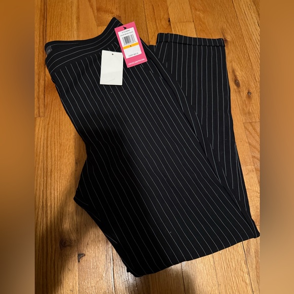Vince Camuto Pants - Vince Camuto Pinstripe Pull-On Pants NWT  Small